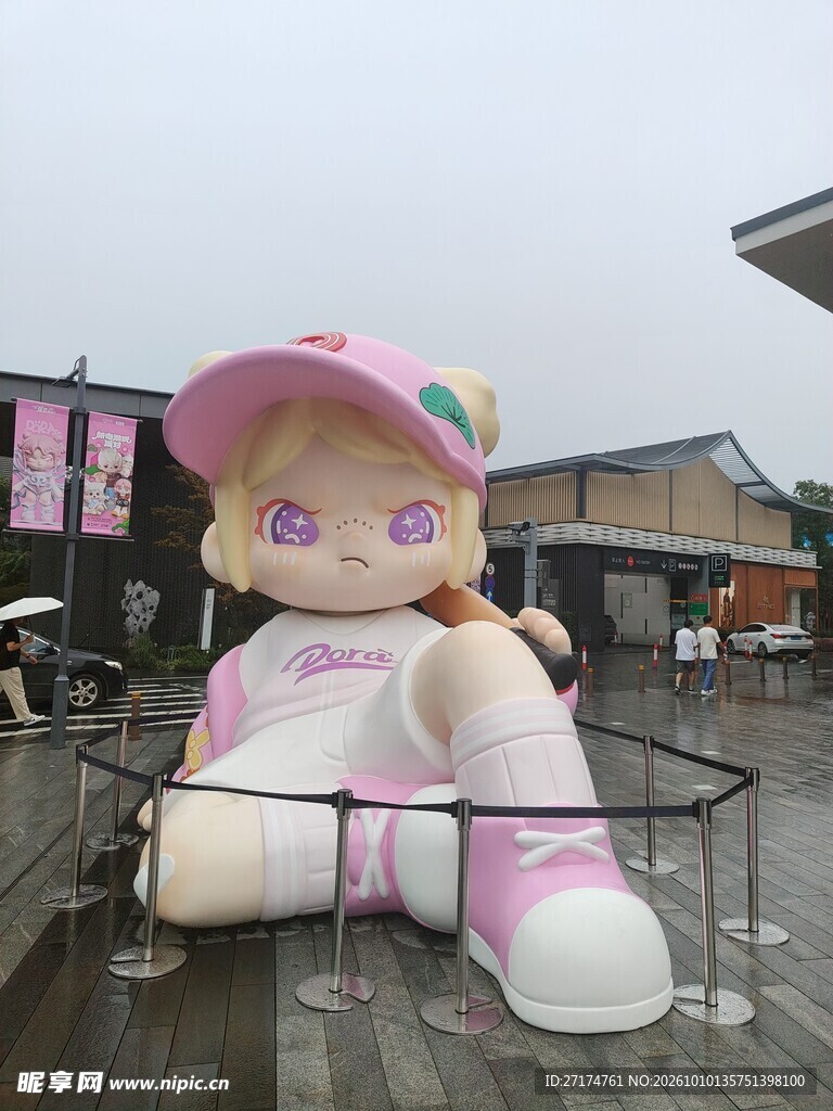 巨型卡通女孩户外美陈