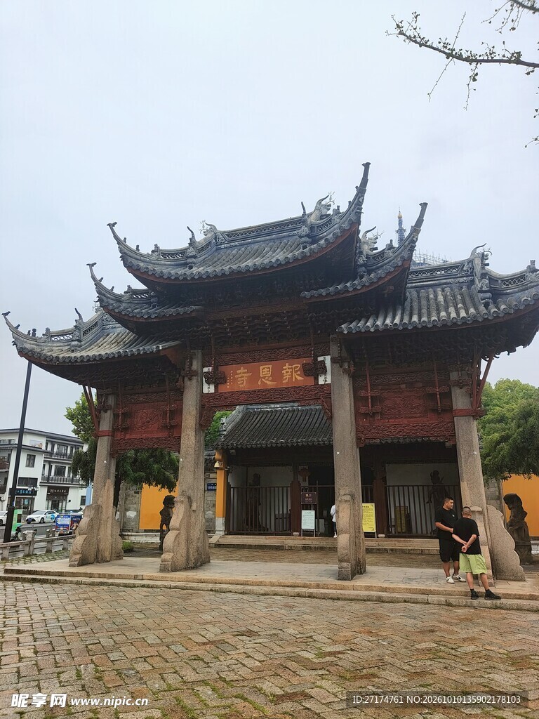 中式古典寺庙门楼