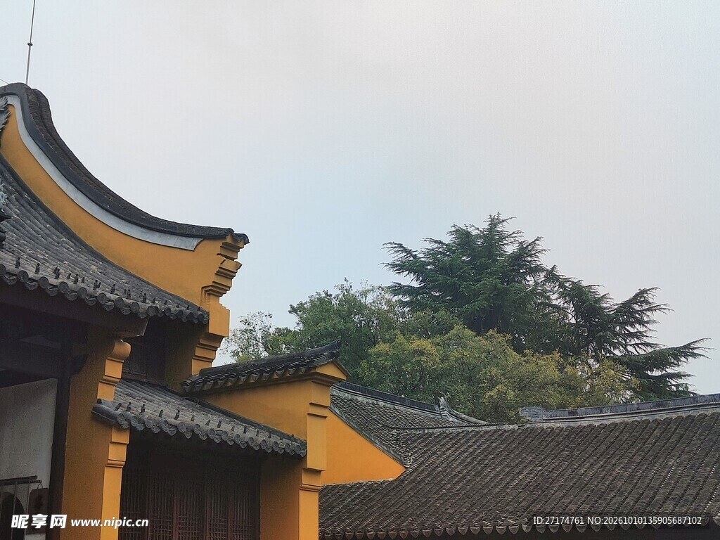 中式古建飞檐一角