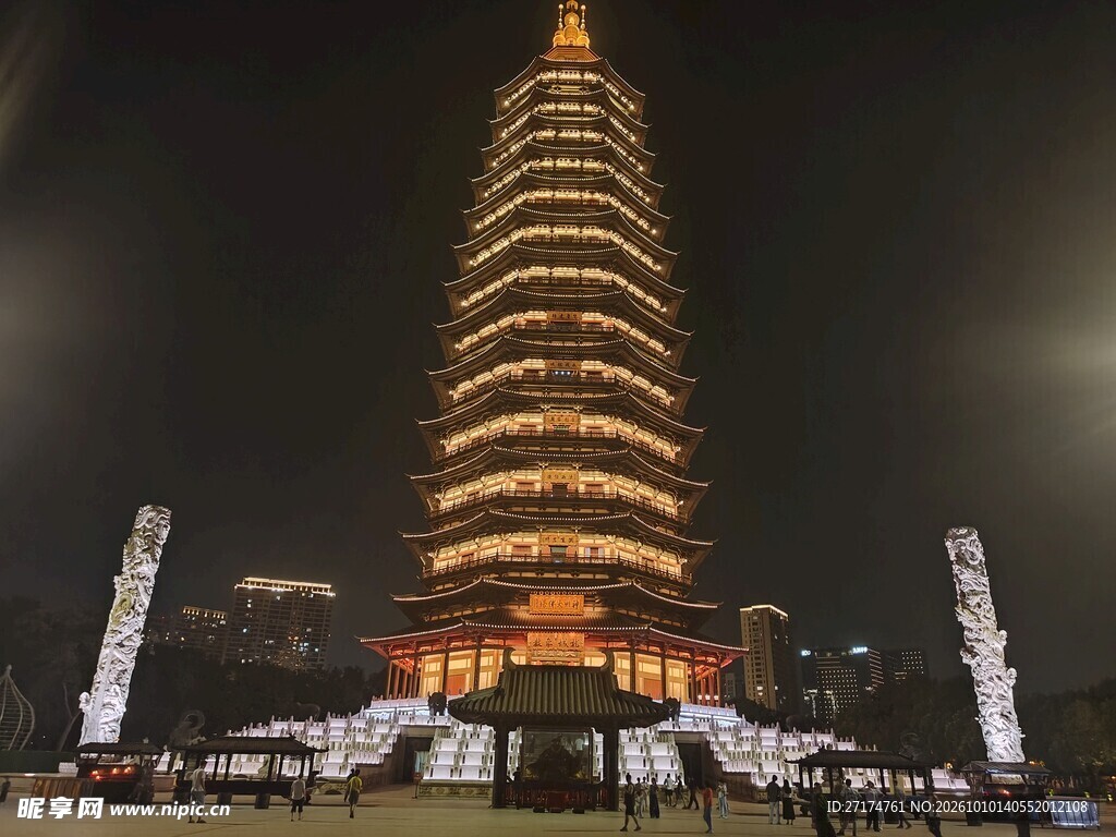 古塔夜景