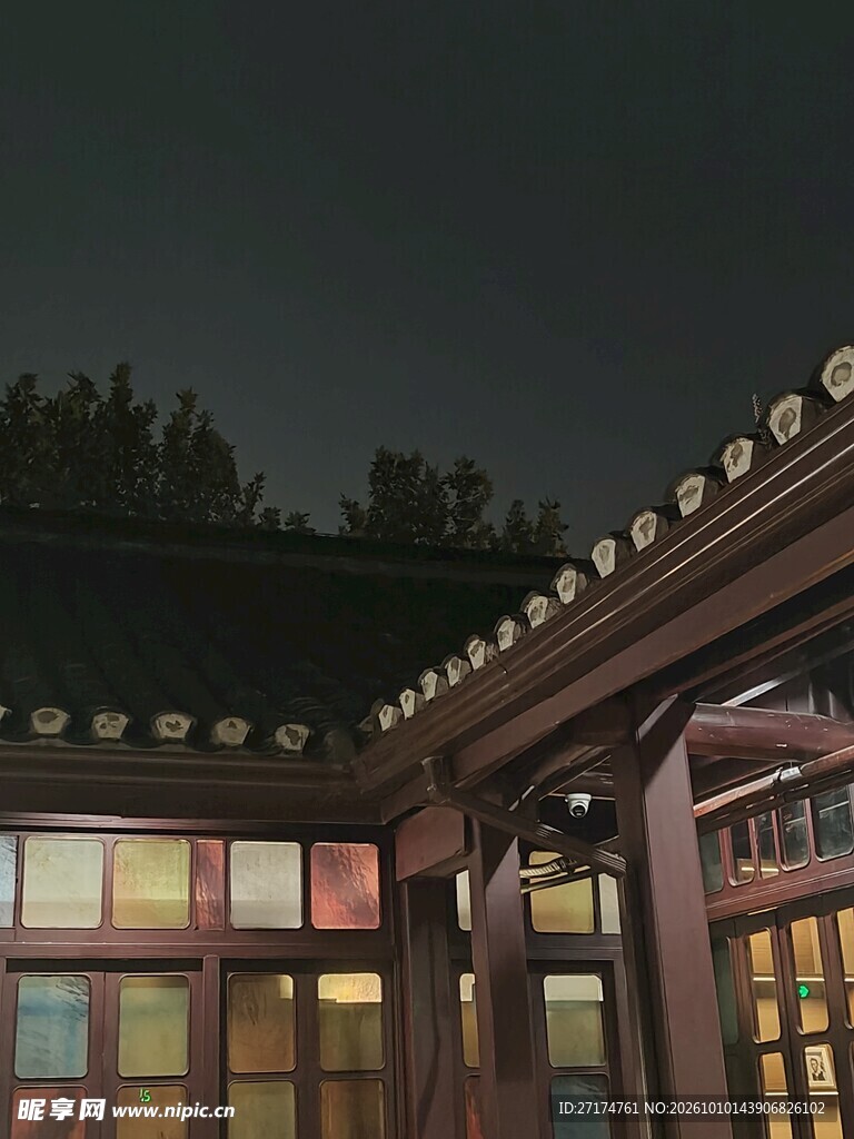 中式古建夜景屋檐