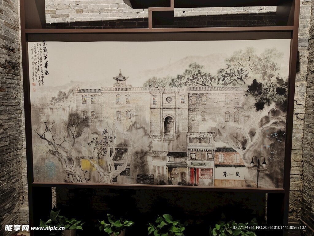 隔窗望旧时老城街景