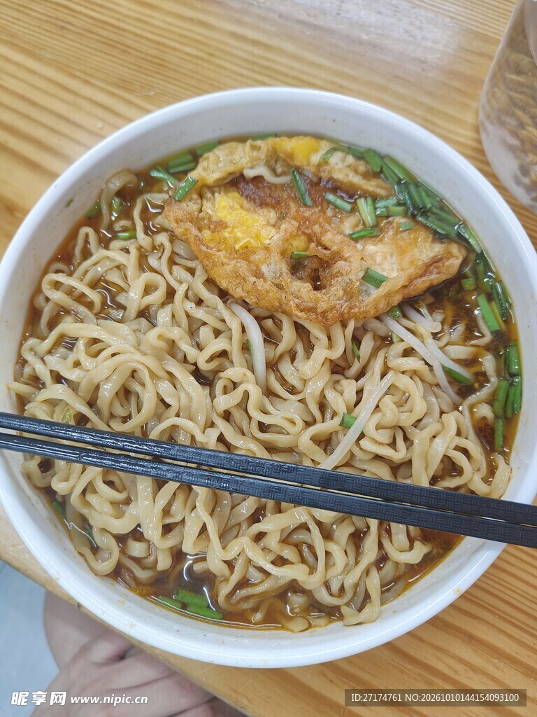家常煎蛋汤面