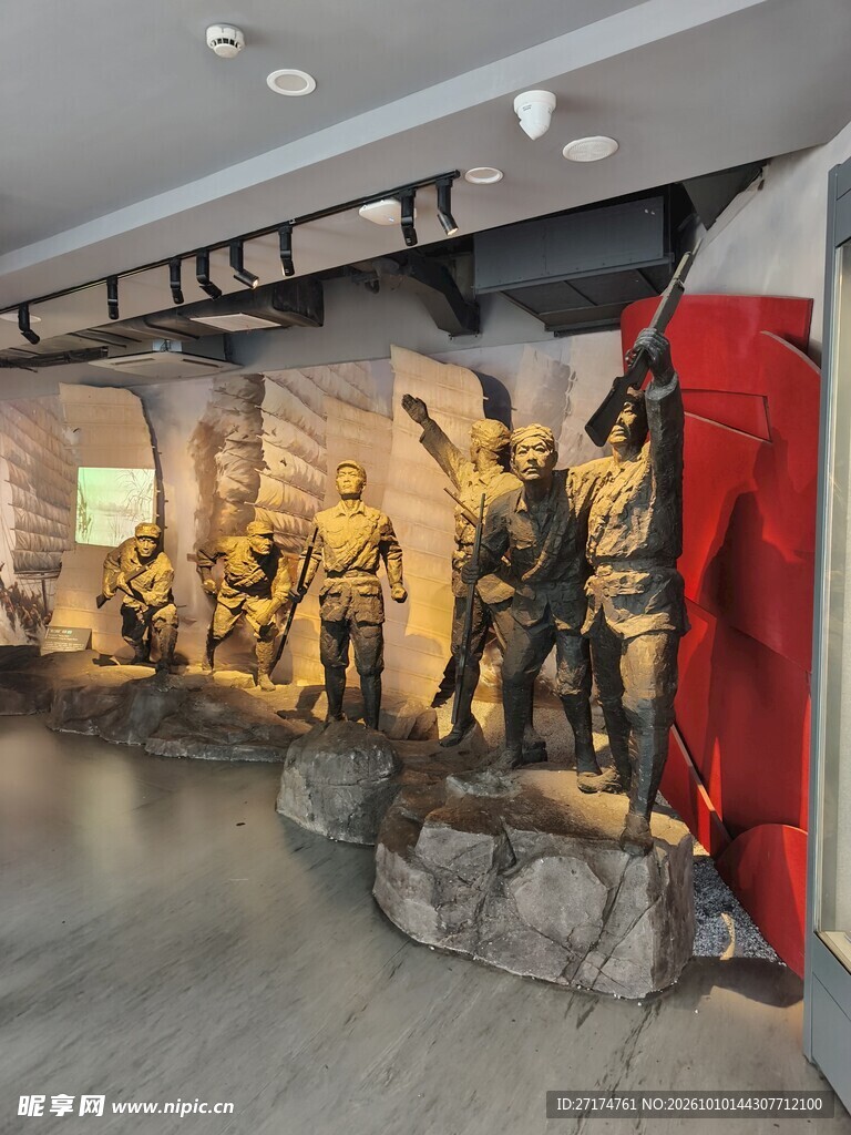 红色主题展厅雕塑展区