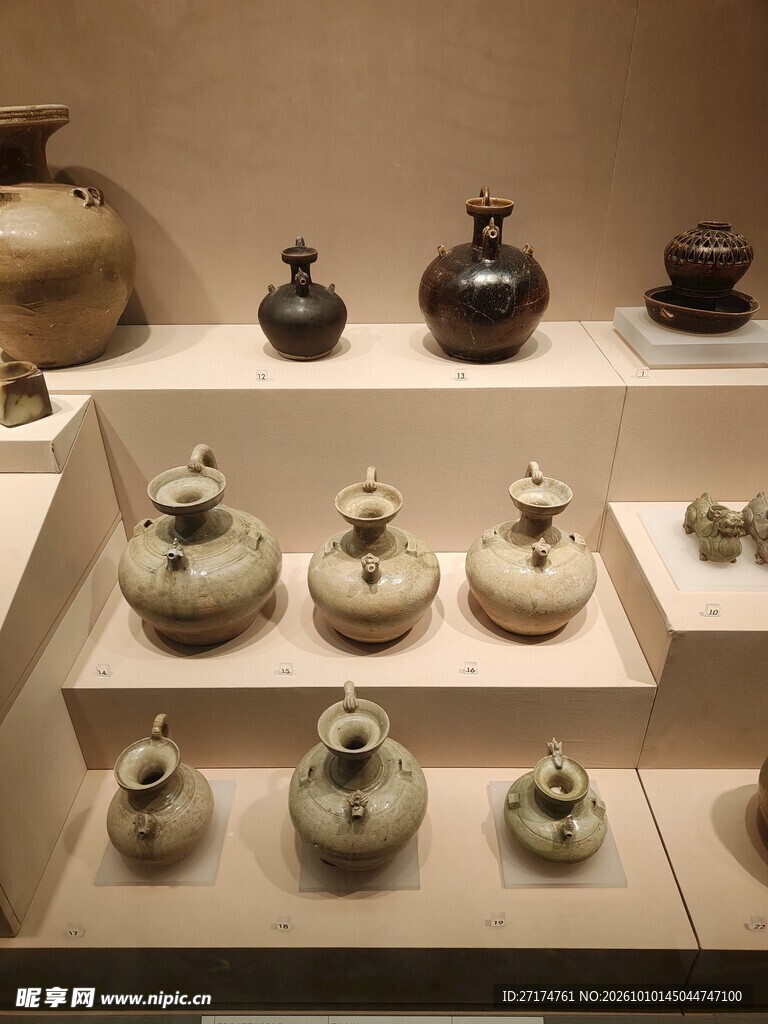 馆藏古陶瓷展品陈列