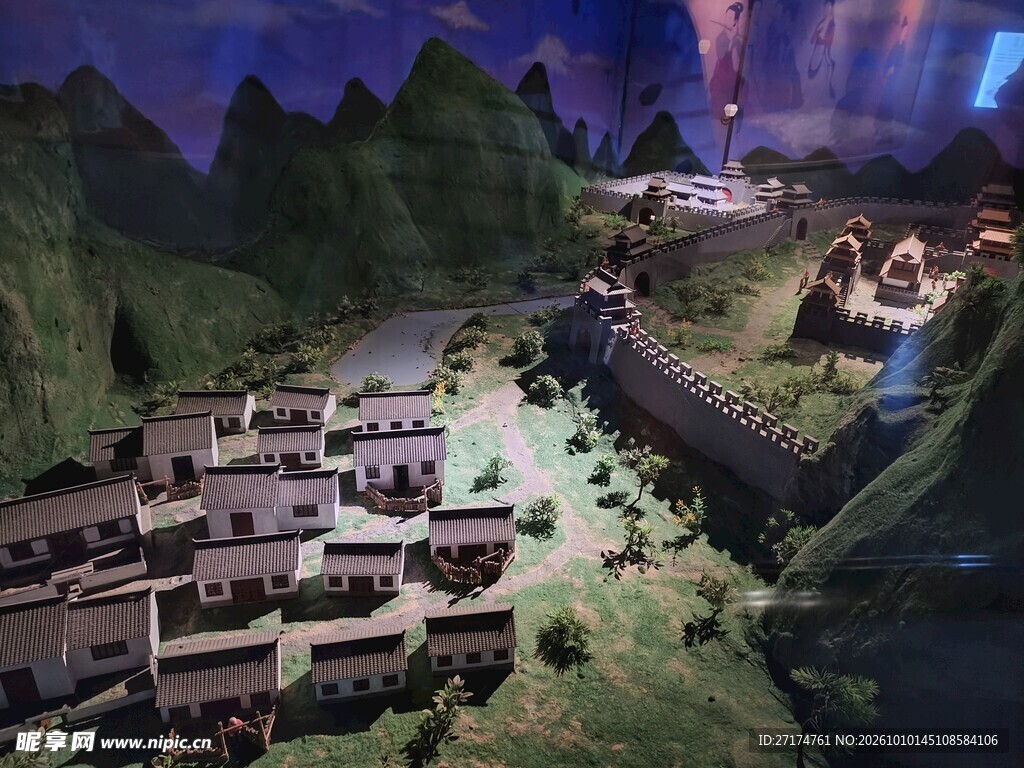 河畔山村夜景风光