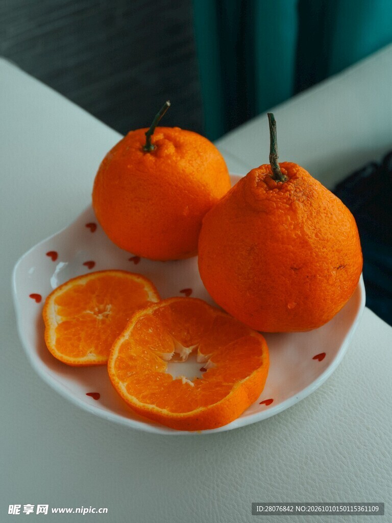 新鲜橘子摆盘特写