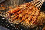 美味烤串撒料瞬间