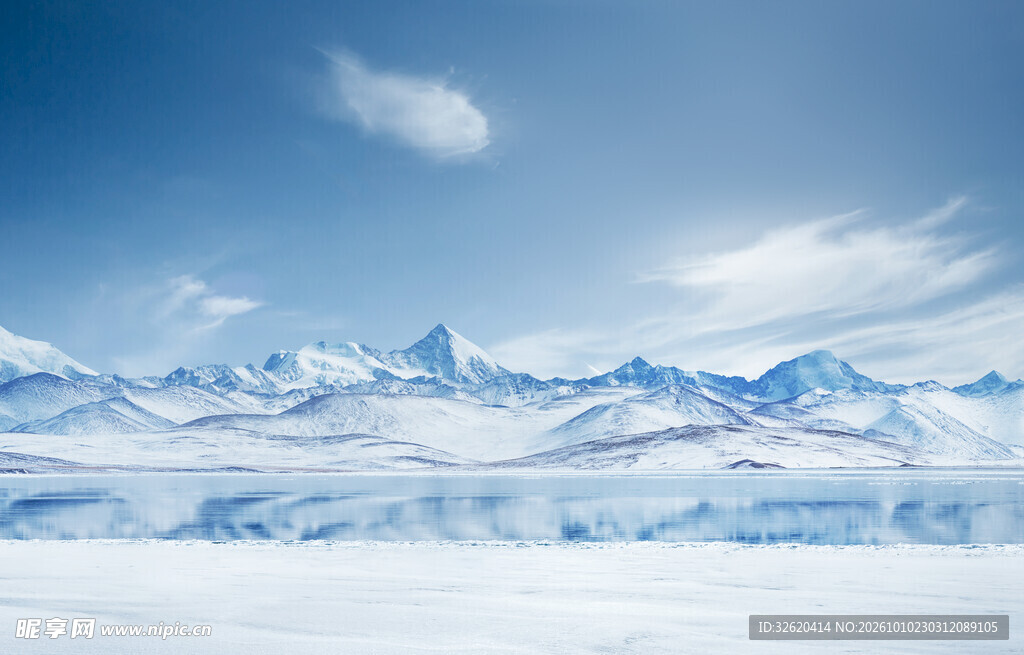 冰雪雪原蓝天盛景
