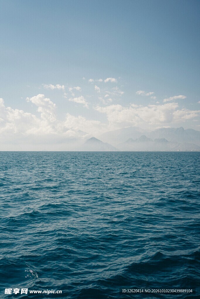 碧海蓝天开阔海景