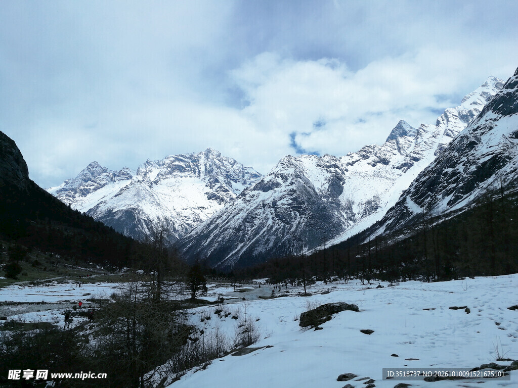 川西高原雪山