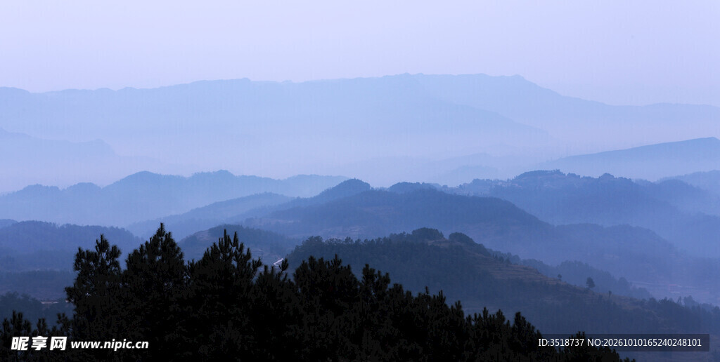 水墨远山