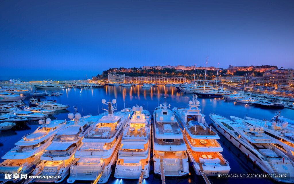蓝调海滨游艇码头夜景