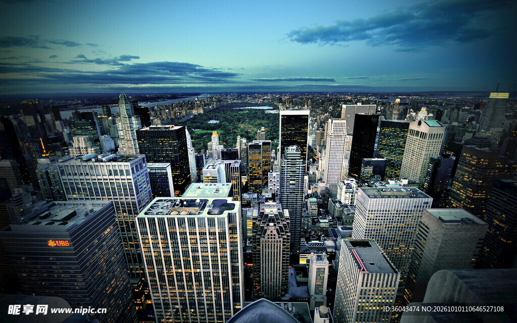 黄昏城市高楼俯瞰全景