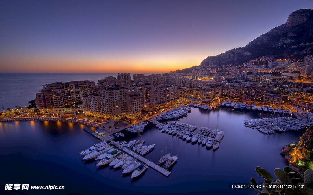 滨海港湾黄昏夜景