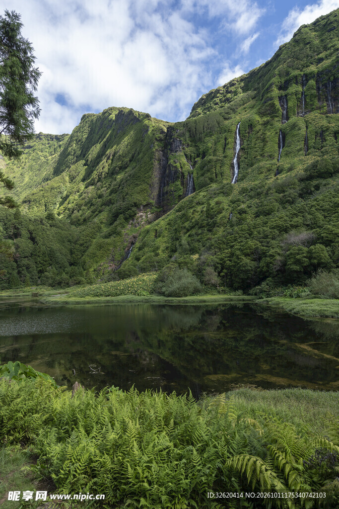 青山翠湖山野风光