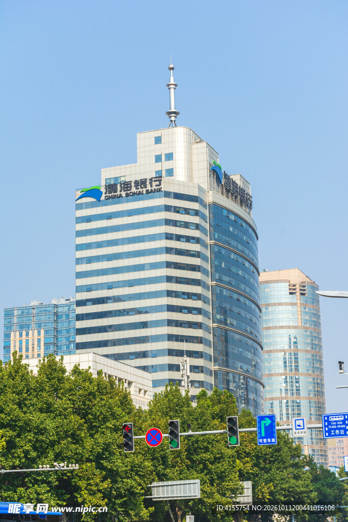 城市高层商务办公楼