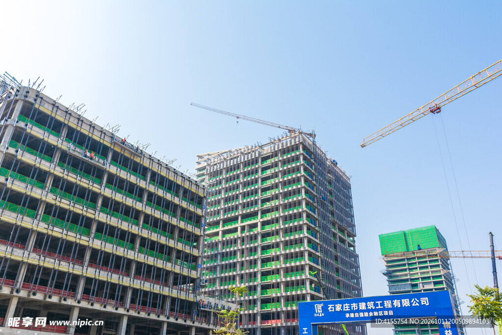 在建高层建筑工地