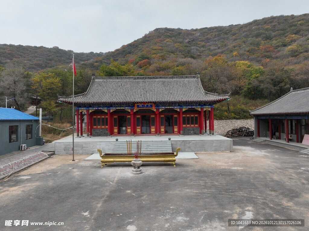 巴尔虎山三清宫
