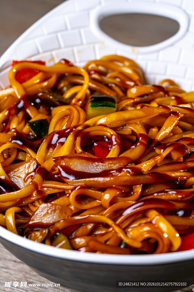 美味酱香炒面