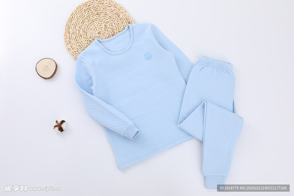 浅蓝家居服套装平铺展示