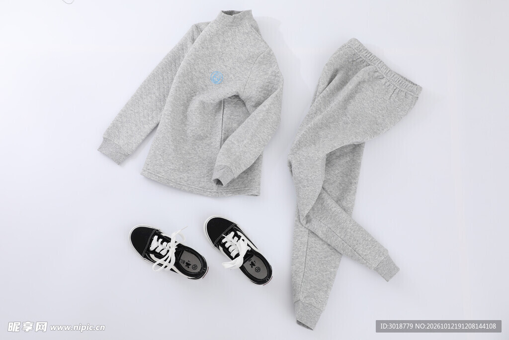 浅灰家居服拖鞋套装