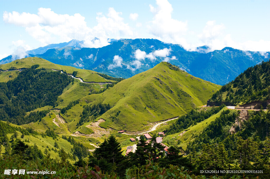 高原山地自然风光