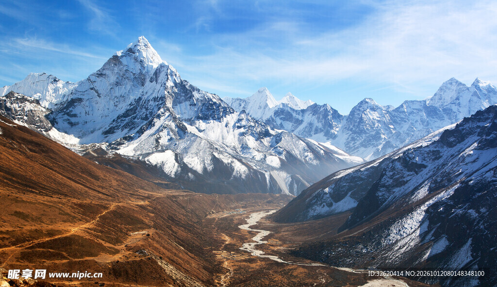 高原雪山壮丽风光