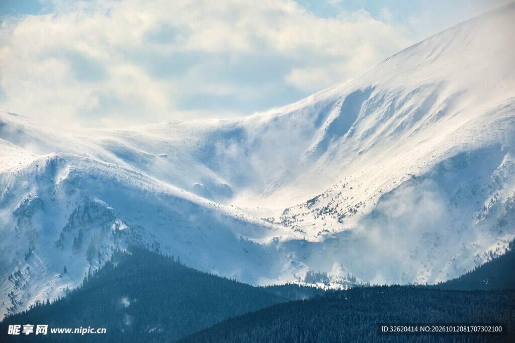 雪山云海自然风光