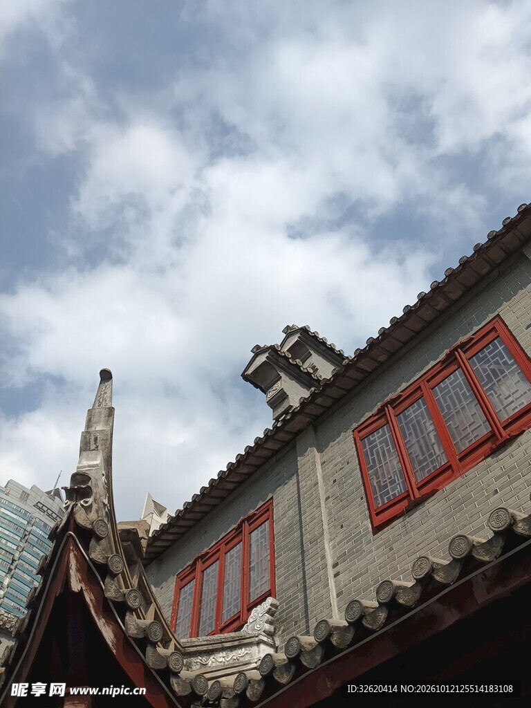 古建檐角云天风光