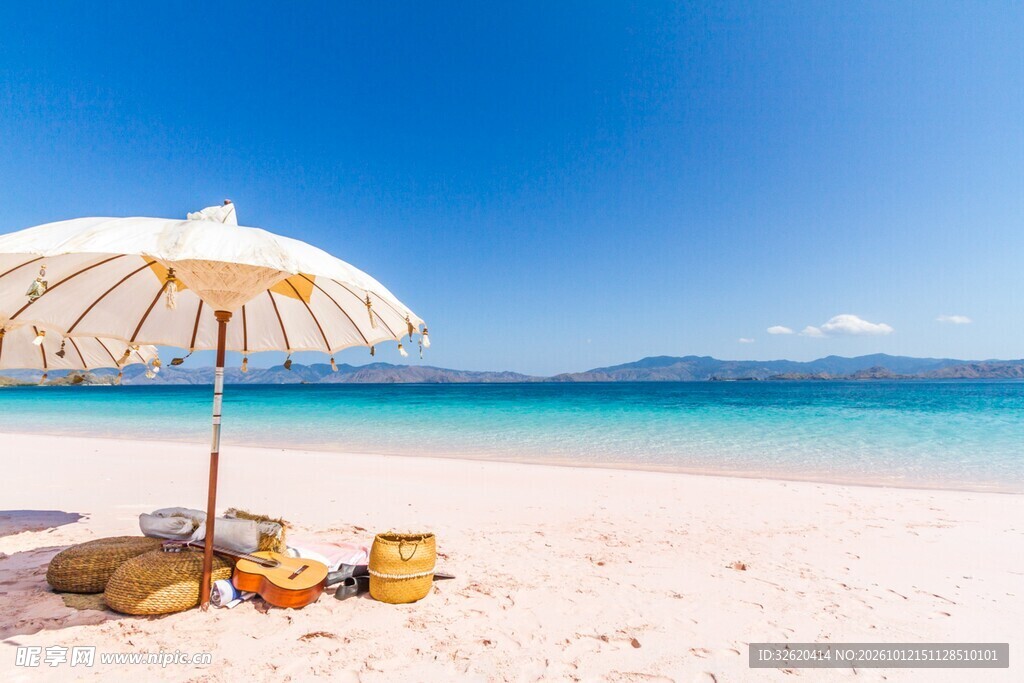 夏日海滩度假美景