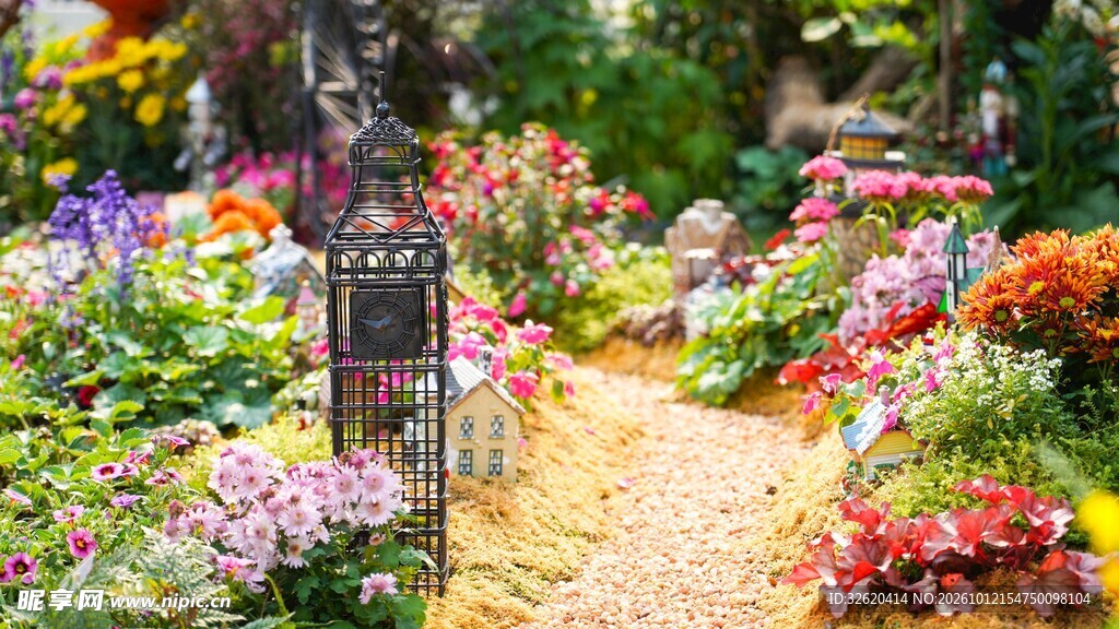 春日花园小径繁花盛景