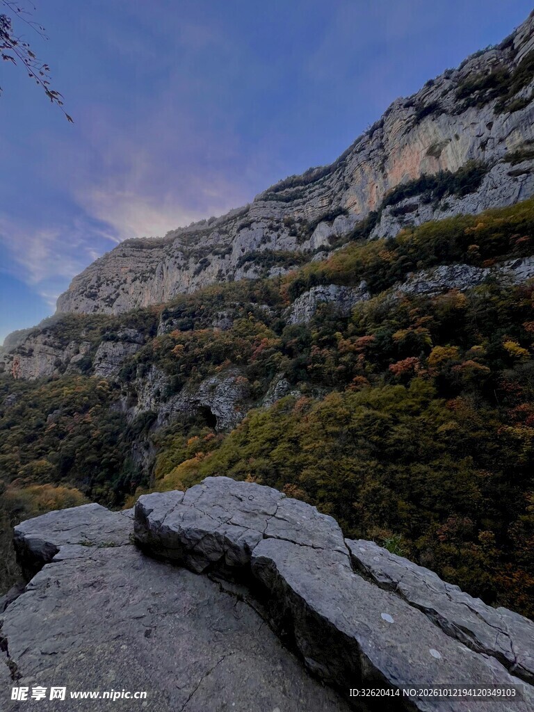 山间步道山野风光