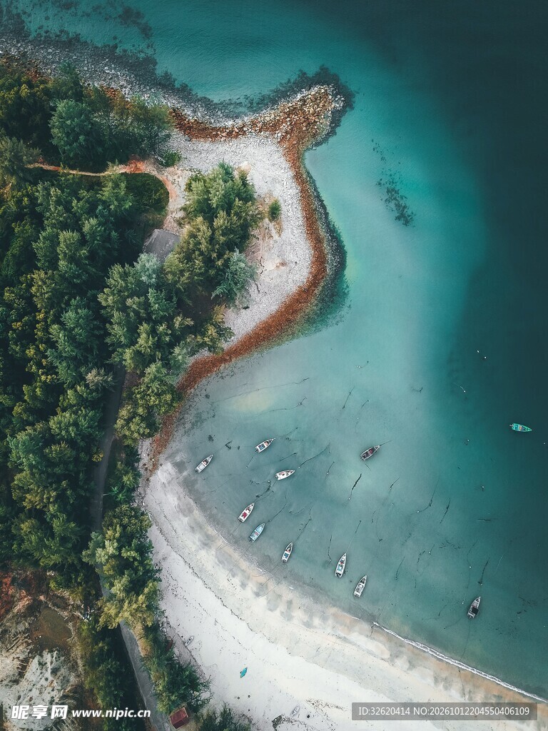 滨海碧海沙滩风光