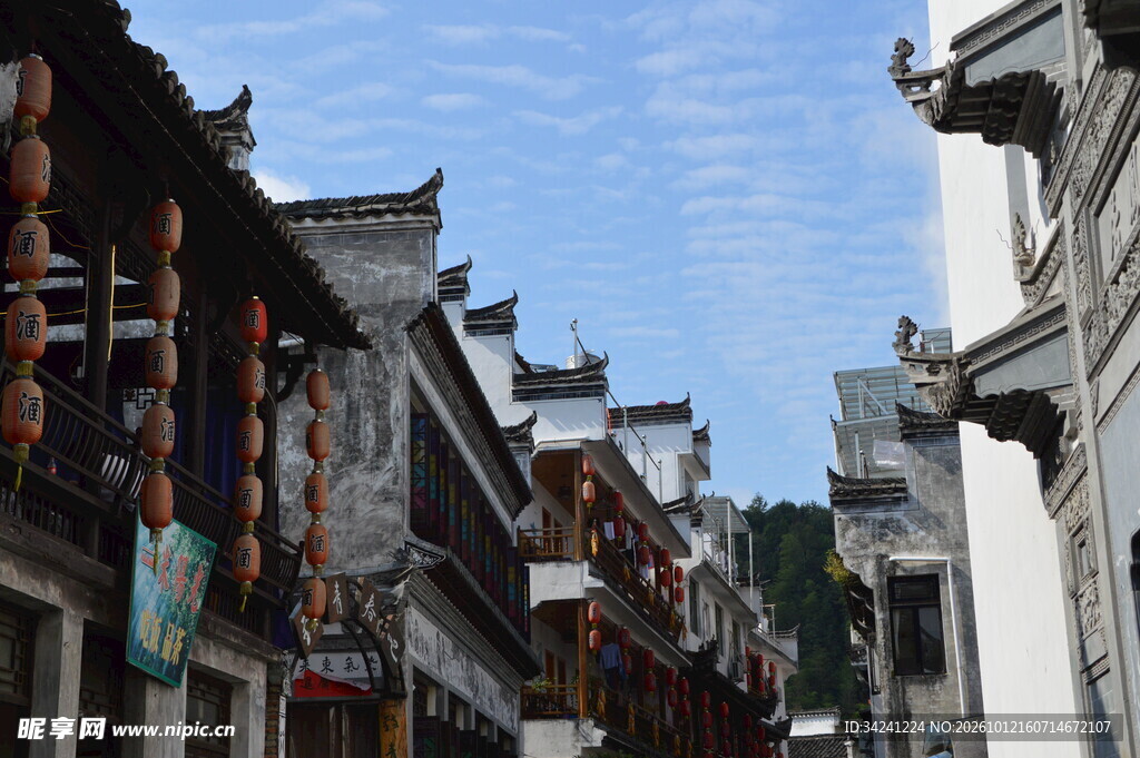 皖南徽派古街风光