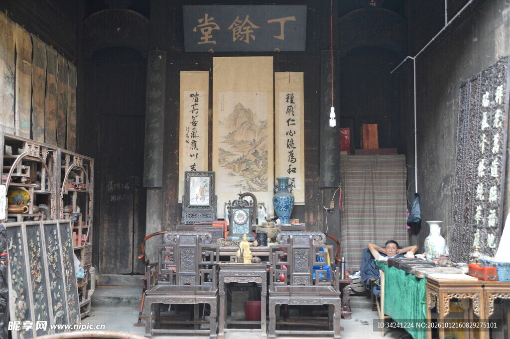 传统古宅厅堂内景