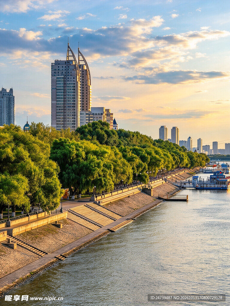 滨江城市日落风光