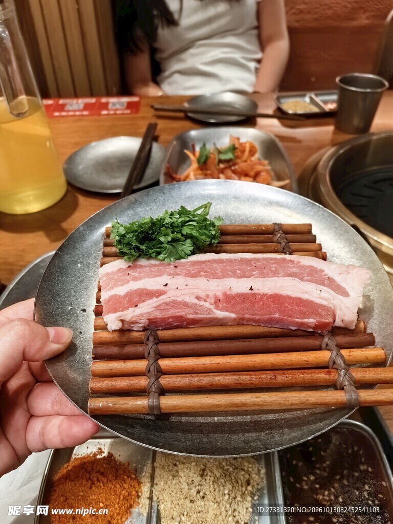韩式厚切烤五花肉