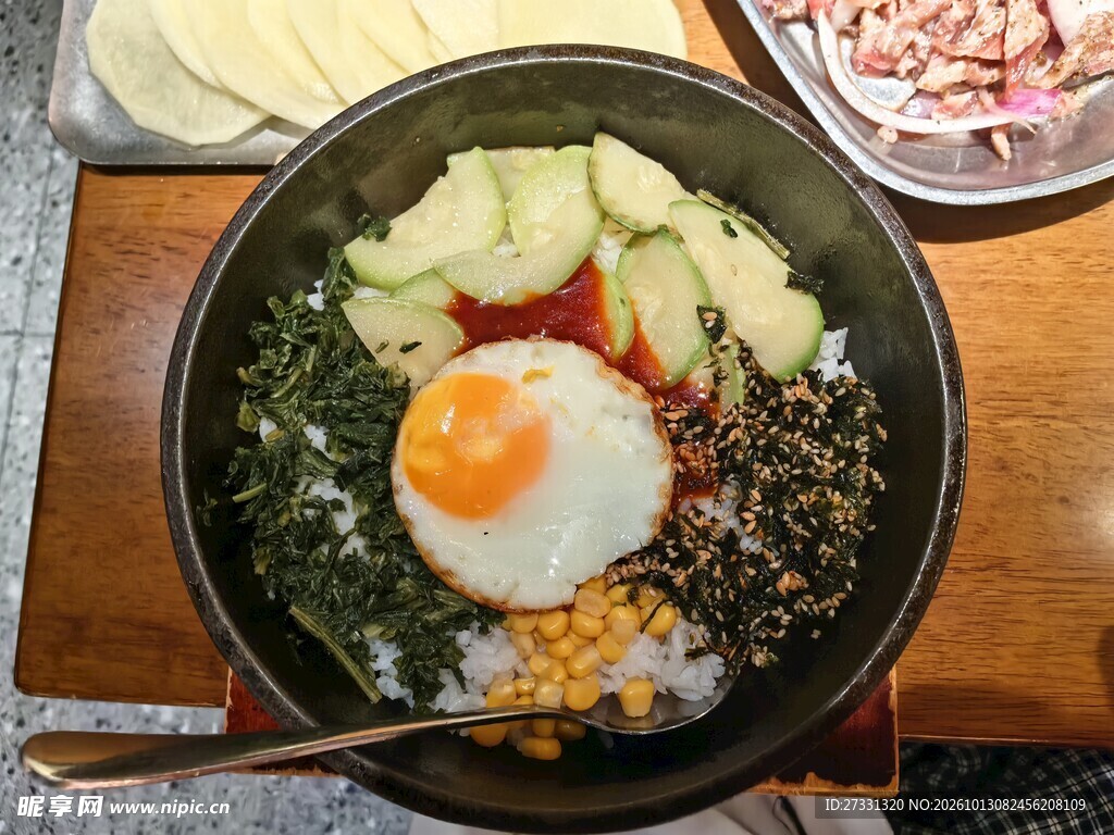 韩式石锅拌饭
