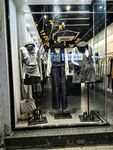 服装店橱窗展示