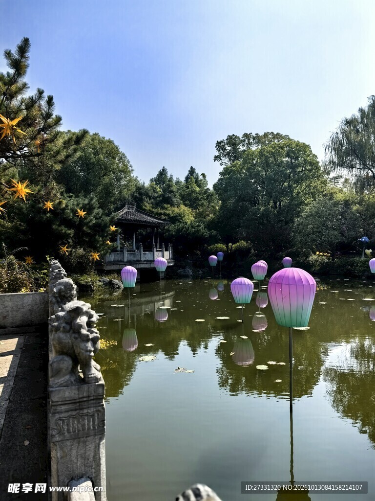 中式园林湖景风光