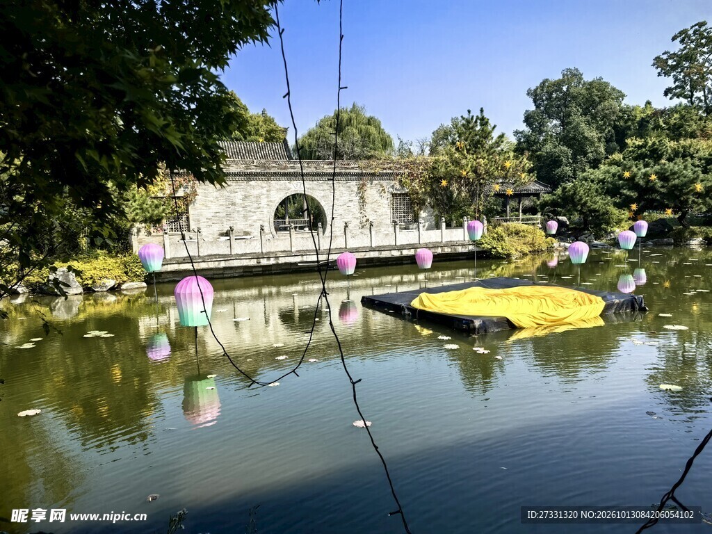 园林湖景古桥风光