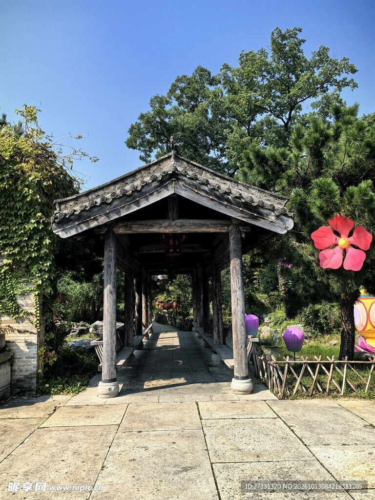 中式园林廊亭风光