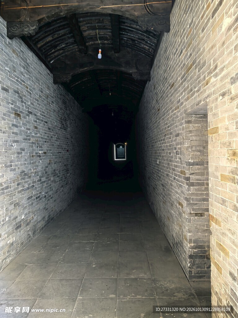 古老砖石幽暗通道