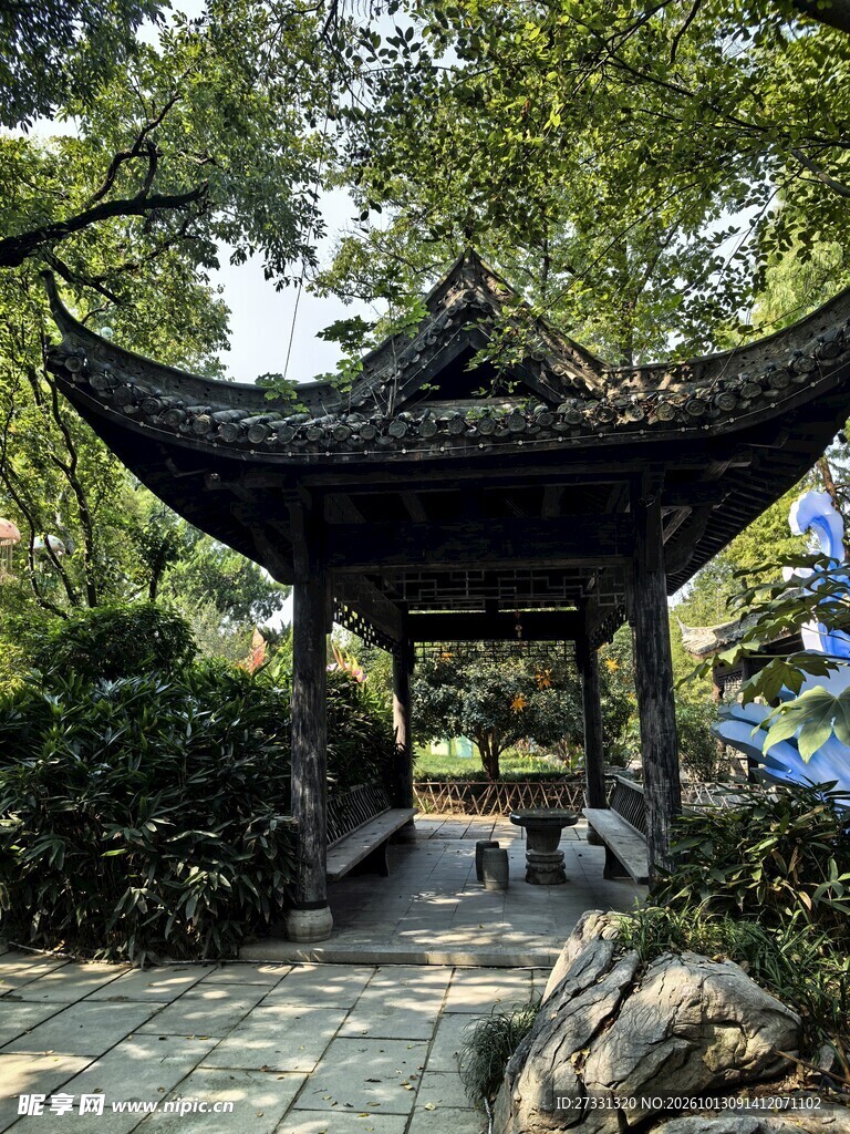 园林古亭清幽景致