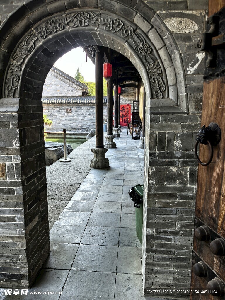 古建拱形门洞廊道