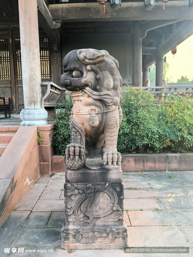 传统石狮子雕塑