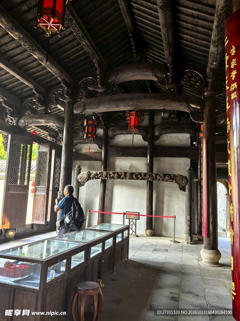 中式古建厅堂内景