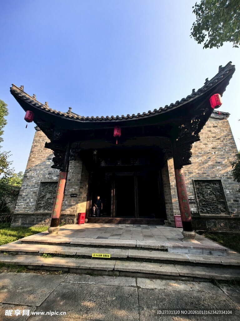 中式传统古建门楼