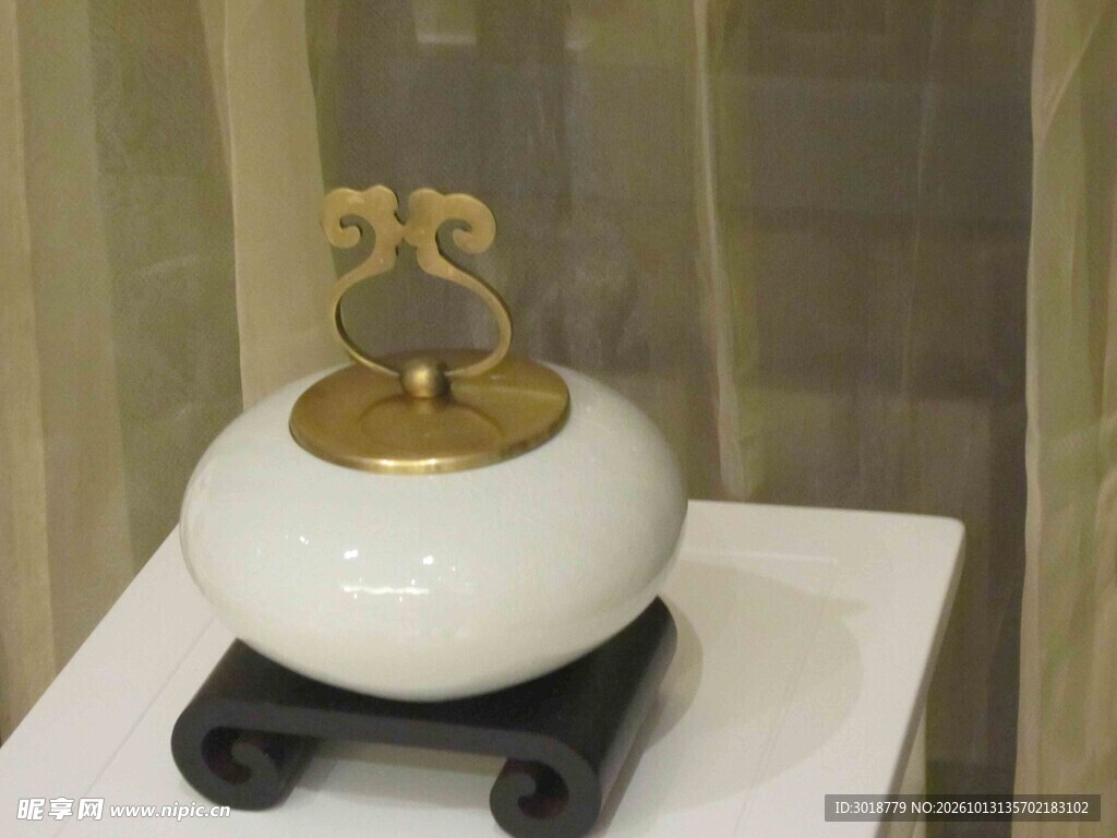 新中式陶瓷装饰摆件